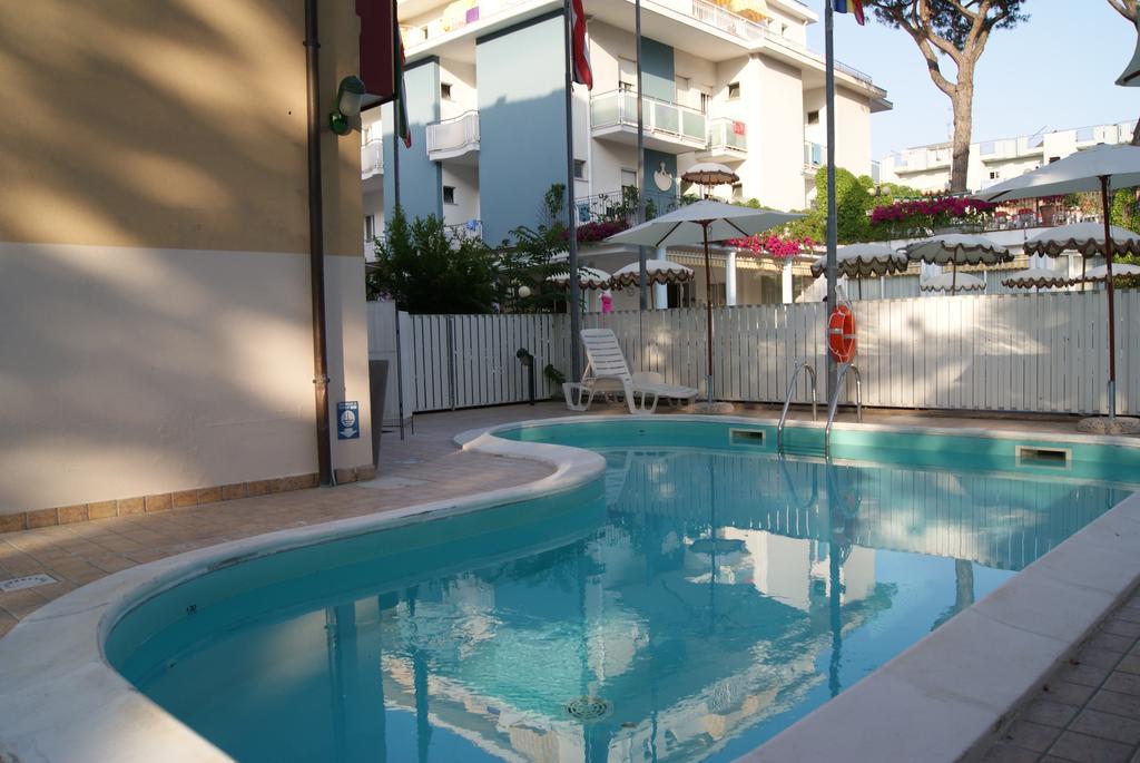 Hotel Aron 3*
