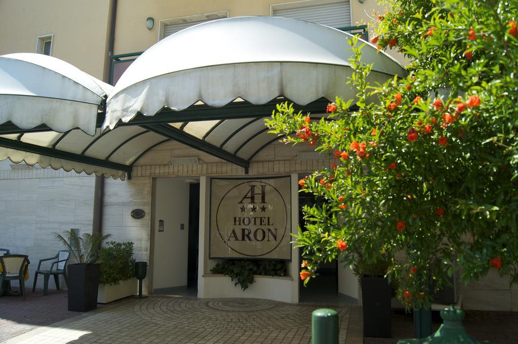Hotel Aron